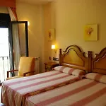 Hotel Cristina 4*